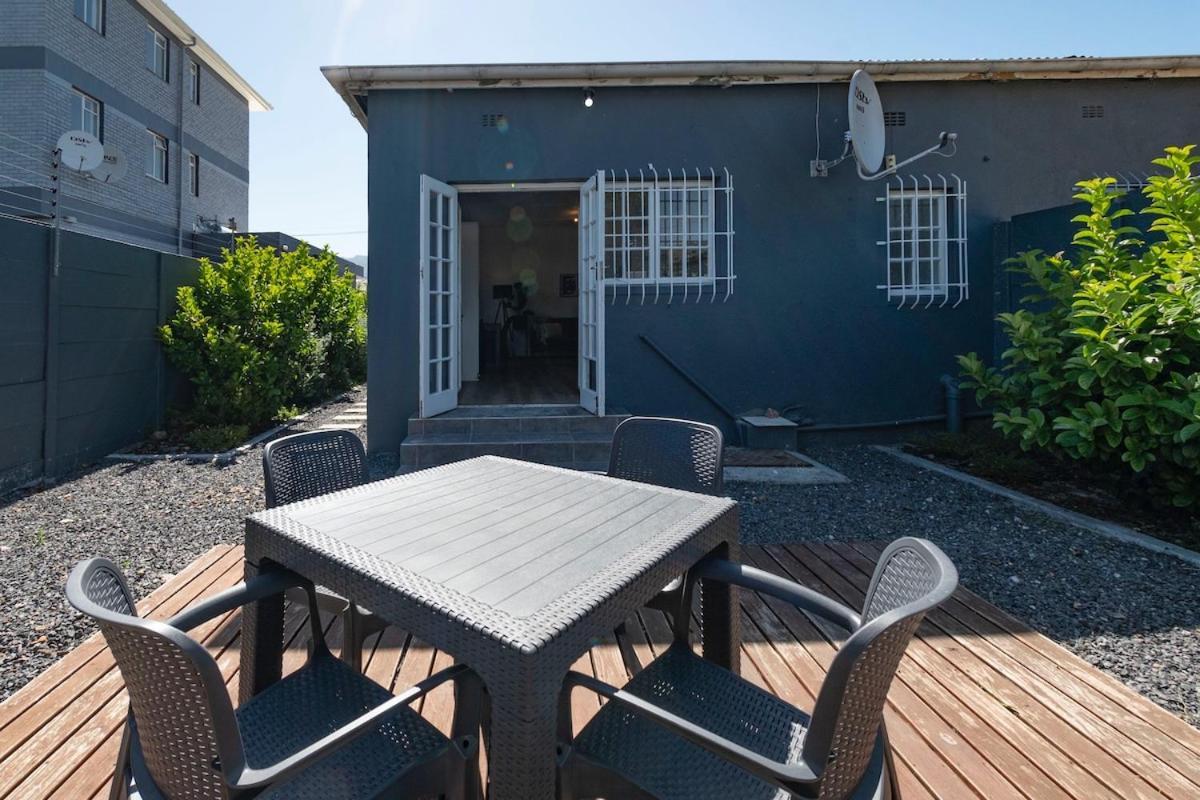 Two Bedroom House In Claremont *